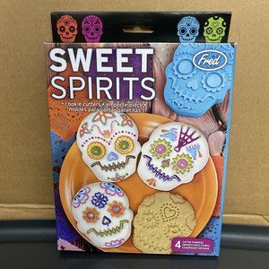 Fred & Friends Sweet Spirits Kooky Creepy‎ Sugar Skull Cookie Cutters Stampers